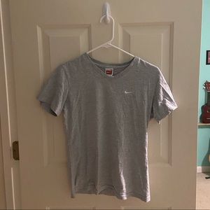 GREY NIKE VNECK SHIRT (WORN ONCE)